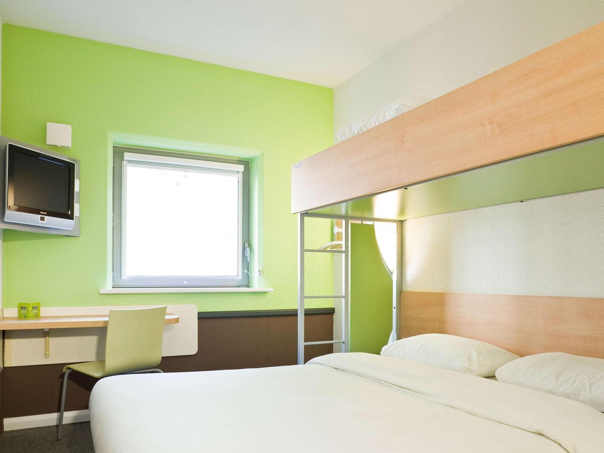 ibis budget Montauban Les Chaumes Bagian luar foto