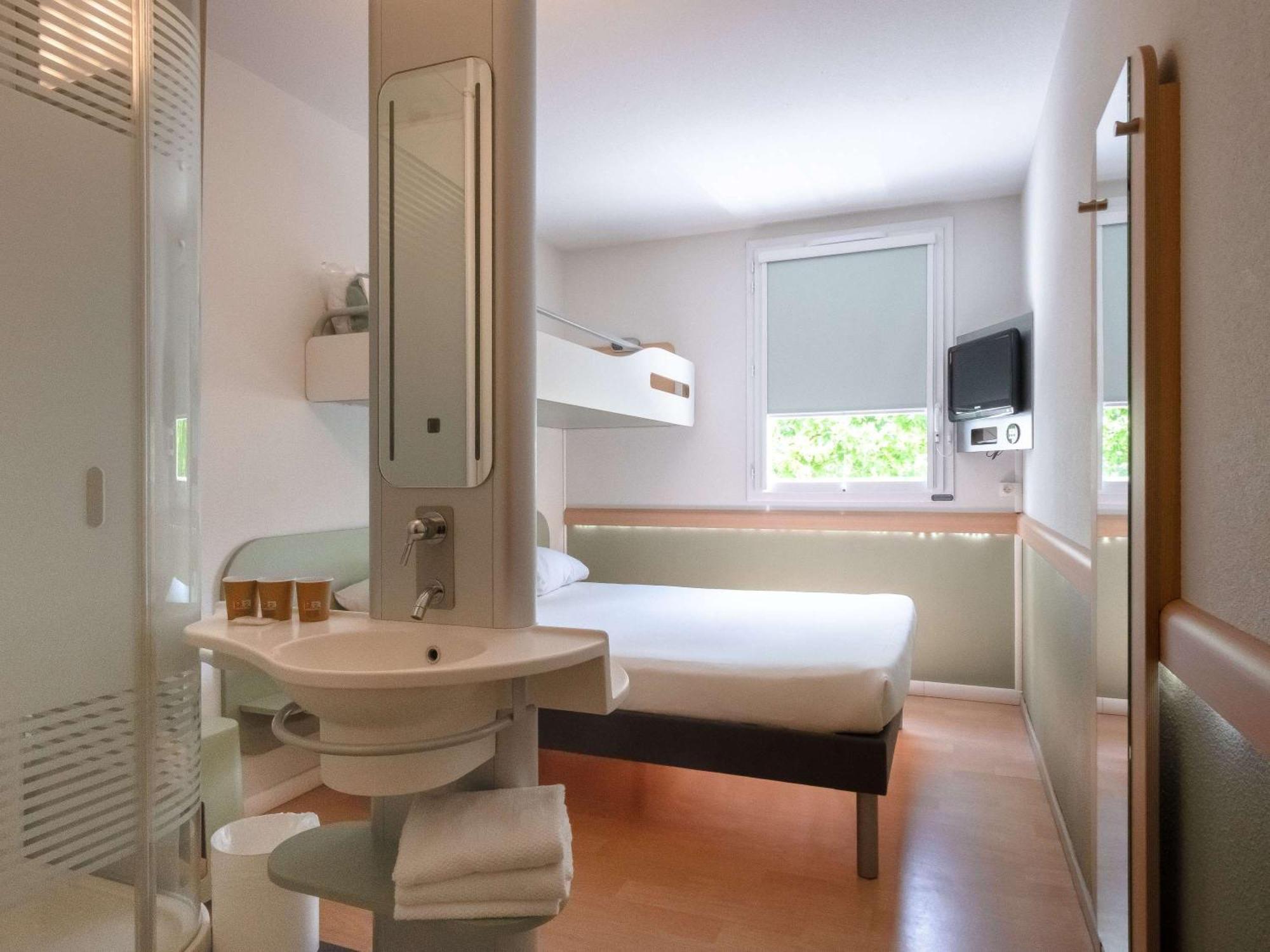 ibis budget Montauban Les Chaumes Bagian luar foto